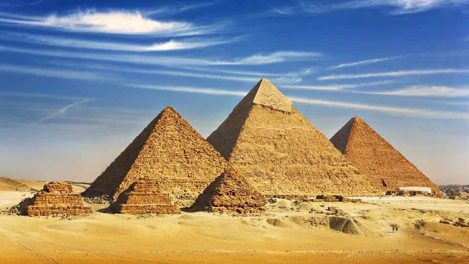 GIZA PLATEAU (THE GREAT PYRAMIDS AND SPHINX)